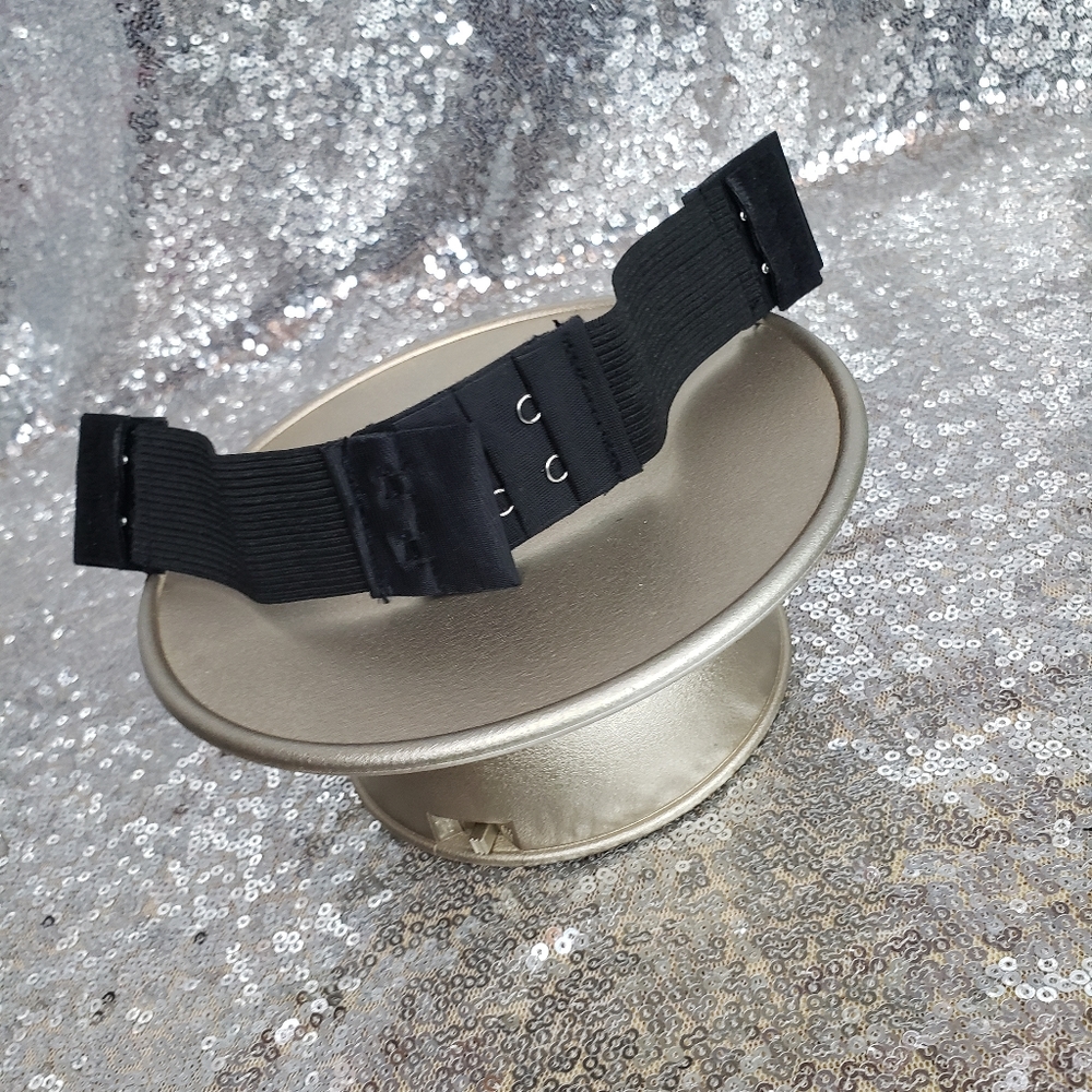 Adjustable wig strap